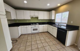 3 beds, 2.5 baths, $3,999