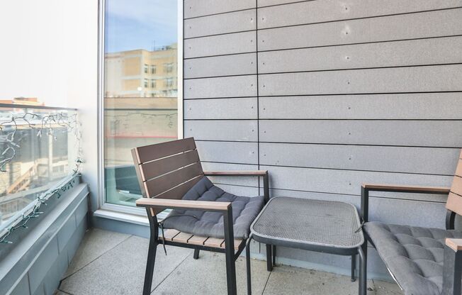 3 beds, 2 baths, 1,300 sqft, $3,995, Unit 408