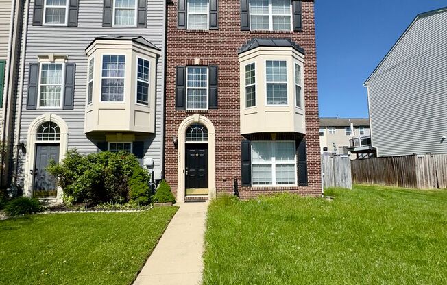 Charming and Stylish Living in a 3Bed/3Bath in Middle River, MD