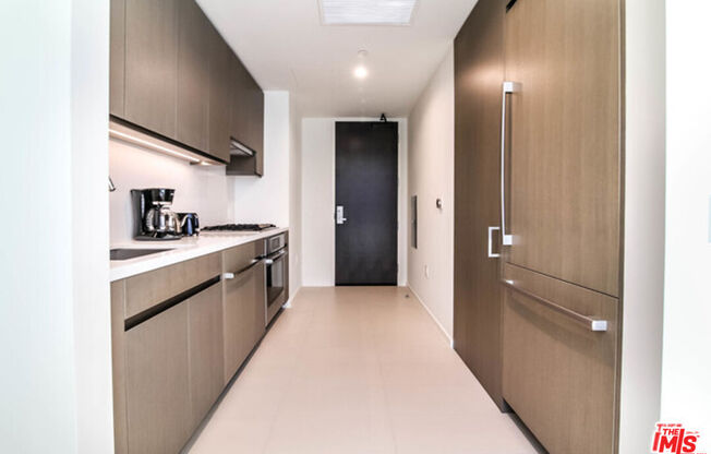Studio, 1 bath, 480 sqft, $3,500, Unit 905