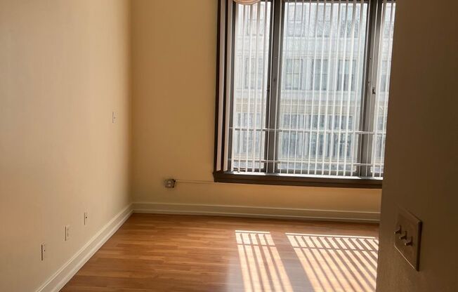 1 bed, 1 bath, 631 sqft, $1,995, Unit 1023-301