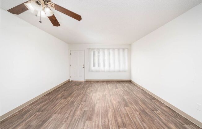 2 beds, 1 bath, 825 sqft, $1,325, Unit 13