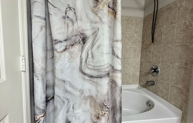 3 beds, 2 baths, $1,950, Unit UNIT 1724