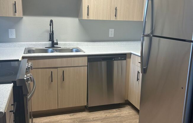 1 bed, 1 bath, 720 sqft, $1,580, Unit 417