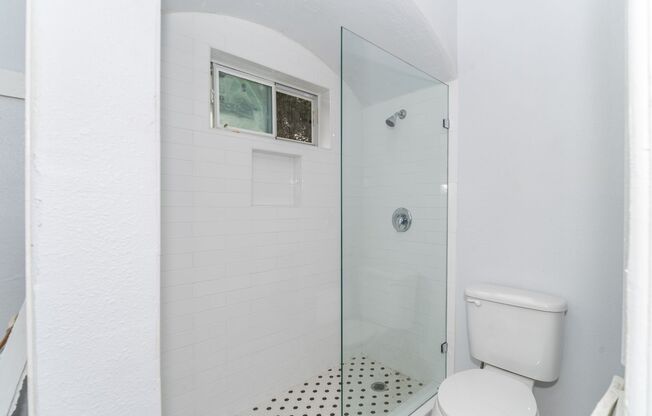 Studio, 1 bath, 500 sqft, $900, Unit 4