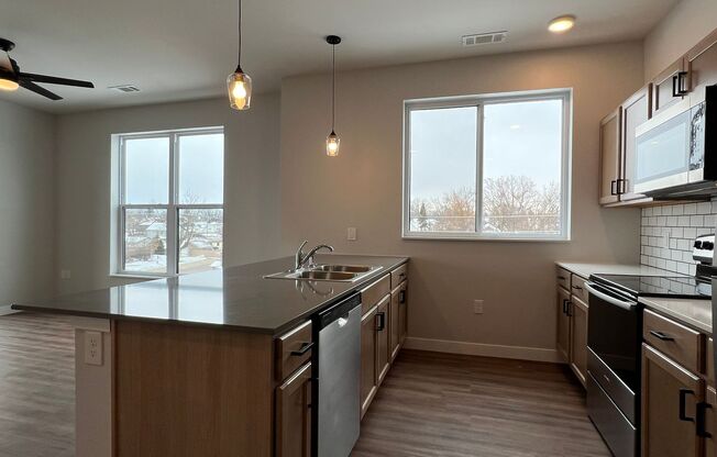 1 bed, 1 bath, 824 sqft, $1,825, Unit WR 305-301