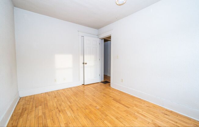 2 beds, 1.5 baths, 1,050 sqft, $1,399, Unit 1226