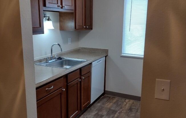 1 bed, 1 bath, 677 sqft, $1,445, Unit 050
