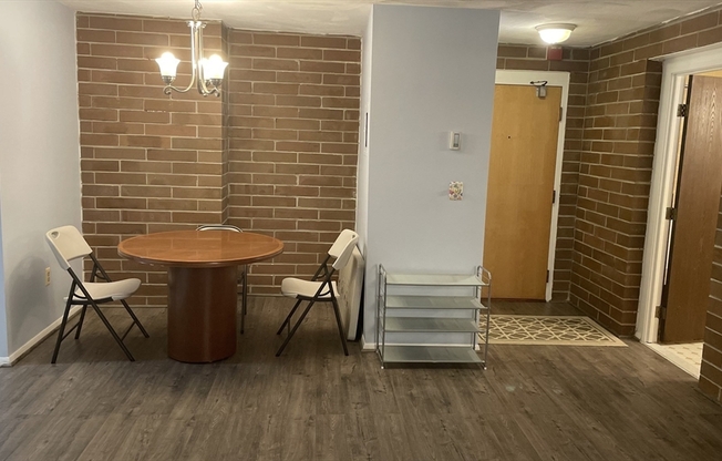 2 beds, 2 baths, 1,093 sqft, $2,400, Unit 613