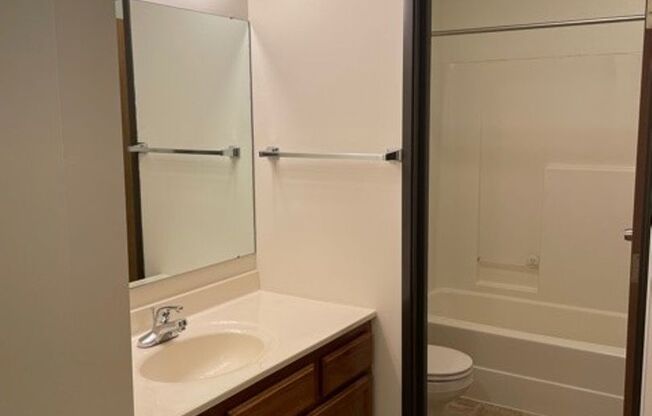 Studio, 1 bath, 630 sqft, $1,095, Unit 207-305