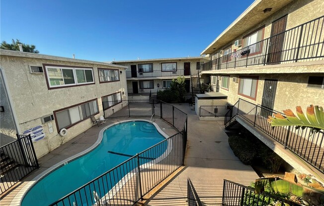 8800 Cedros Ave #125