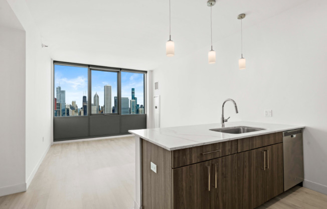 811 S MICHIGAN AVE