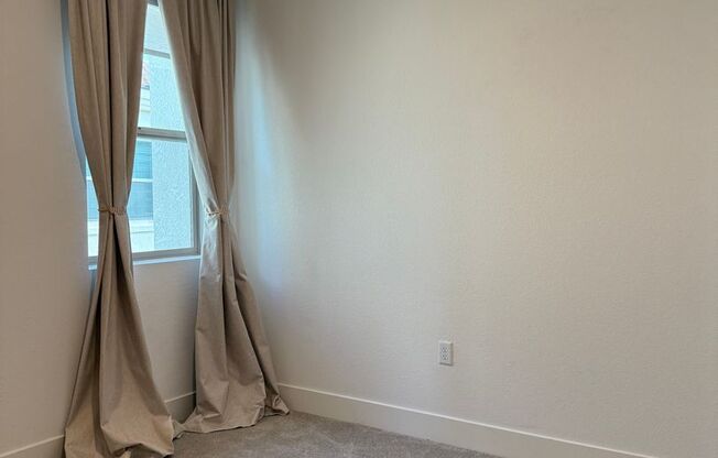 3 beds, 2.5 baths, $2,745, Unit UNIT 23102