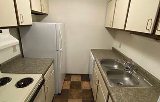 2 beds, 2 baths, 850 sqft, $869.99, Unit 124-07