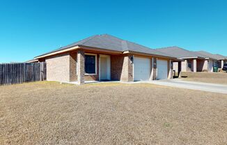 AMAZING DUPLEX IN NOLANVILLE NO CARPET ALL LUXURY VINYL PLANK FLOORS!!