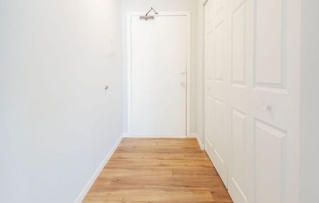 1 bed, 1 bath, 700 sqft, $1,240, Unit 116