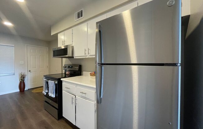 2 beds, 1.5 baths, 846 sqft, $1,499, Unit 207