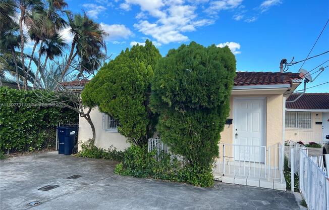 3821 SW 89 CT