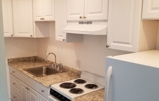 Studio, 1 bath, 420 sqft, $1,795, Unit 74-18