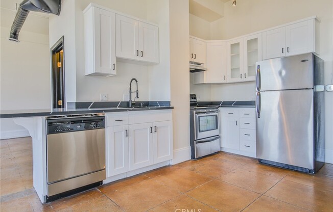 Studio, 1 bath, 790 sqft, $2,400, Unit 803