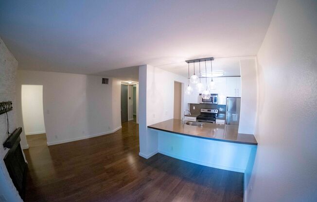 Centrally located 1 bed + 1 bath condo in the heart of LA ~