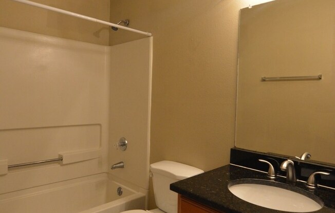 2 beds, 2 baths, $1,600, Unit # #E 109