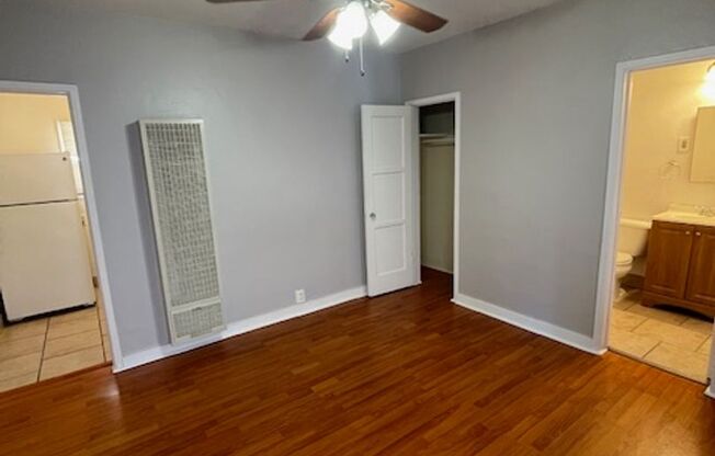 Studio, 1 bath, $1,295, Unit 1097 St. Louis Ave. #C