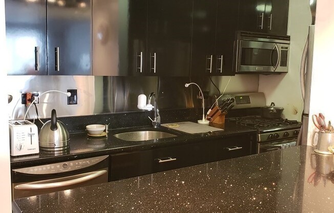 1 bed, 1 bath, 802 sqft, $3,150, Unit 5H