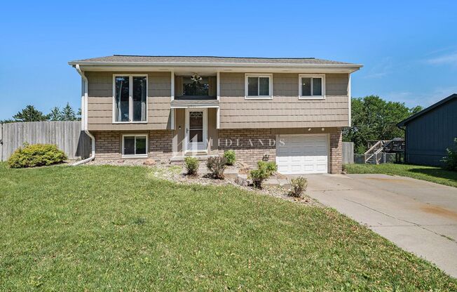 Millard 3 Bed / 2 Bath Split Entry
