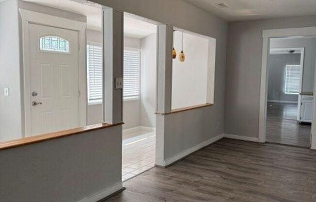 3 Bedroom West Salem House w/ Large Fenced Backyard