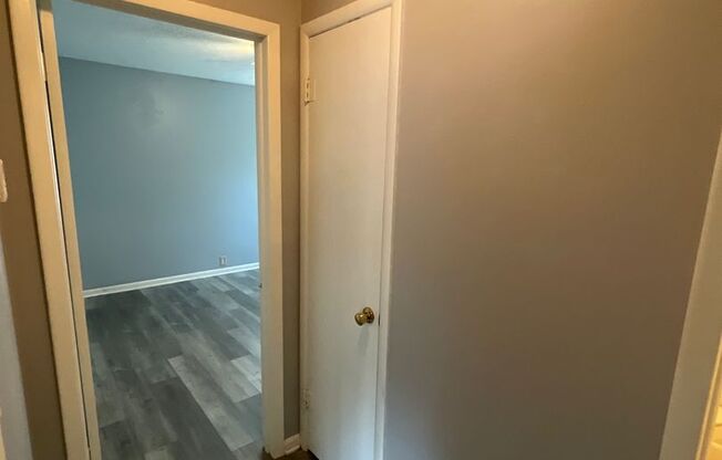 2 beds, 1 bath, $995