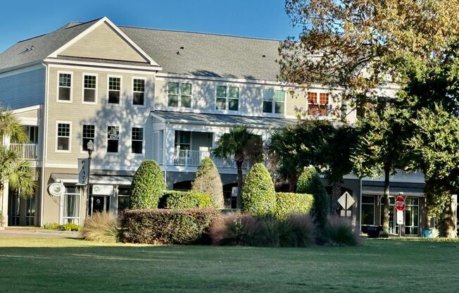 2 beds, 2 baths, $2,300, Unit Unit 1203