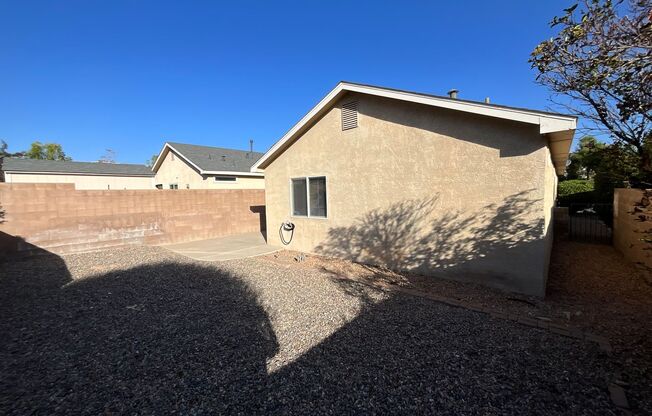 3 beds, 2 baths, $1,550