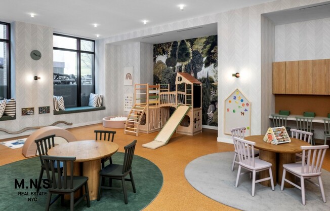 2 beds, 2 baths, $5,700, Unit 1004