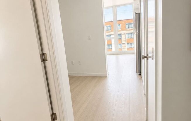 Studio, 1 bath, 422 sqft, $1,550, Unit Unit 304