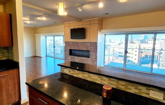 3 beds, 3 baths, 1,914 sqft, $3,950, Unit 606