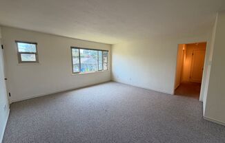 2 beds, 1 bath, 695 sqft, $1,595, Unit 711 - 3