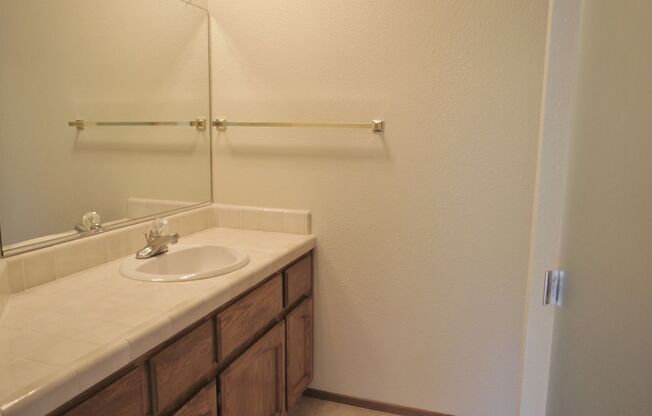 3 beds, 2 baths, $2,800, Unit B