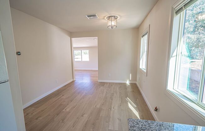 2 beds, 1 bath, $2,595