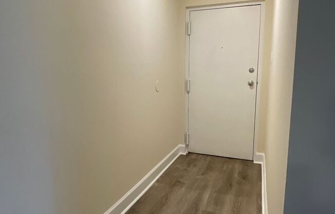 2 beds, 2 baths, 1,000 sqft, $1,975, Unit 14227 #301