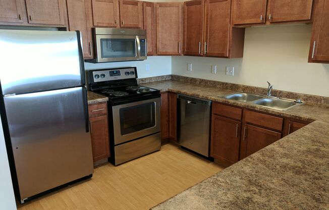 1 bed, 1 bath, 702 sqft, $995, Unit 5100-303