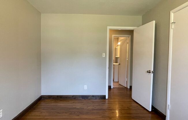 3 beds, 1 bath, $1,099