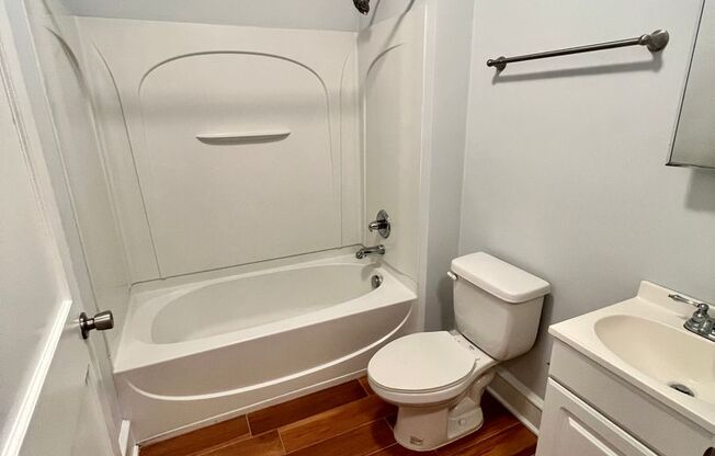 3 beds, 2 baths, $2,100, Unit Apt. 302