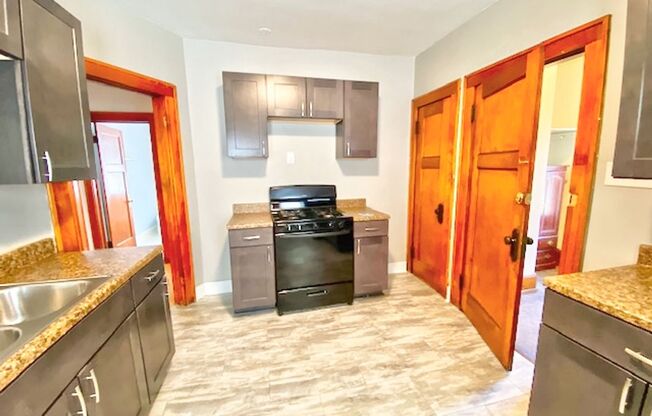 2 beds, 1 bath, 1,350 sqft, $1,710, Unit 3038 Maryland