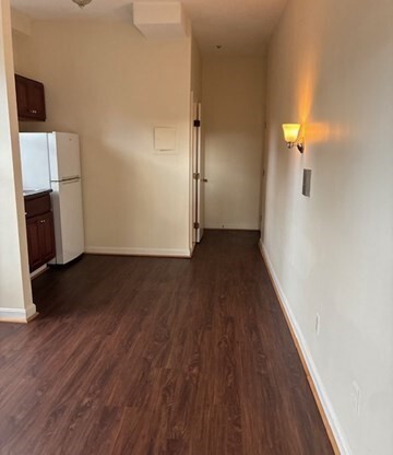 1 bed, 1 bath, $2,000, Unit 8