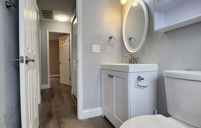 2 beds, 1 bath, 1,000 sqft, $1,295, Unit 5716 D