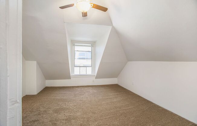 1231 Park Ave #E - 1 bedroom | 1 bathroom | Upper unit