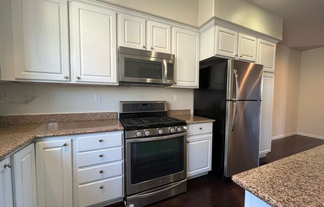 Gorgeous Tri-Level 3 bedroom 3.5 bath Townhome Perfectly Located in North San Jose