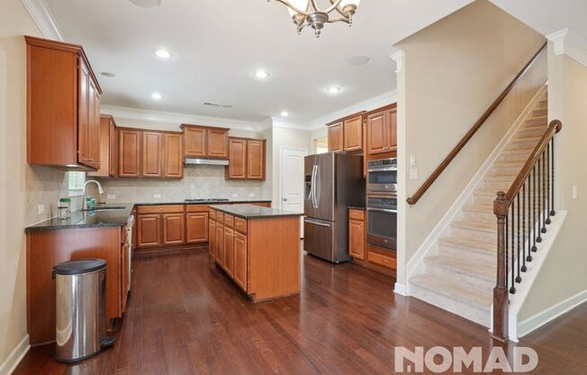 Spacious 5BR House in Cumming