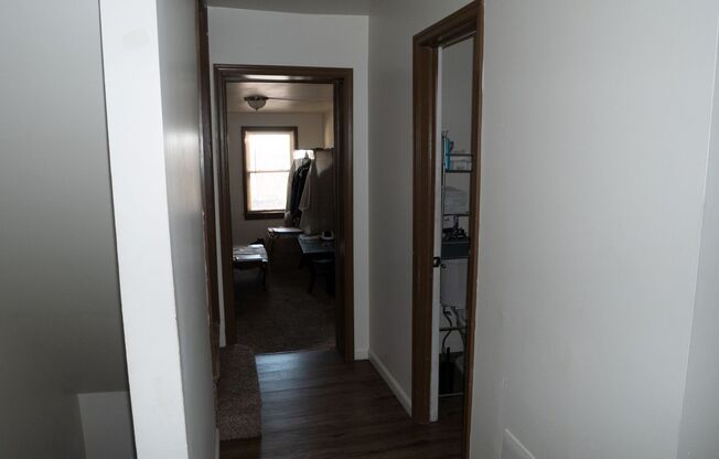 2 beds, 1 bath, $1,600